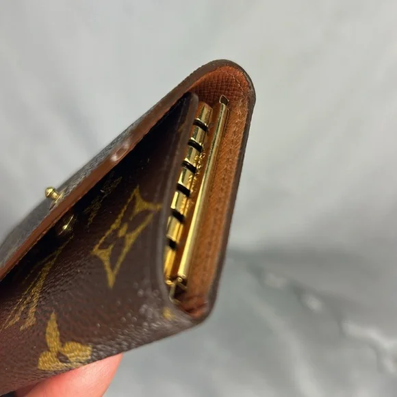 Louis Vuitton LOUIS VUITTON key  case Holder - Picture 7 of 12
